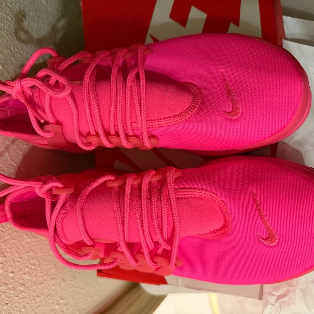 Nike Women's Bright Pink Sneakers - Picture 8 of 10